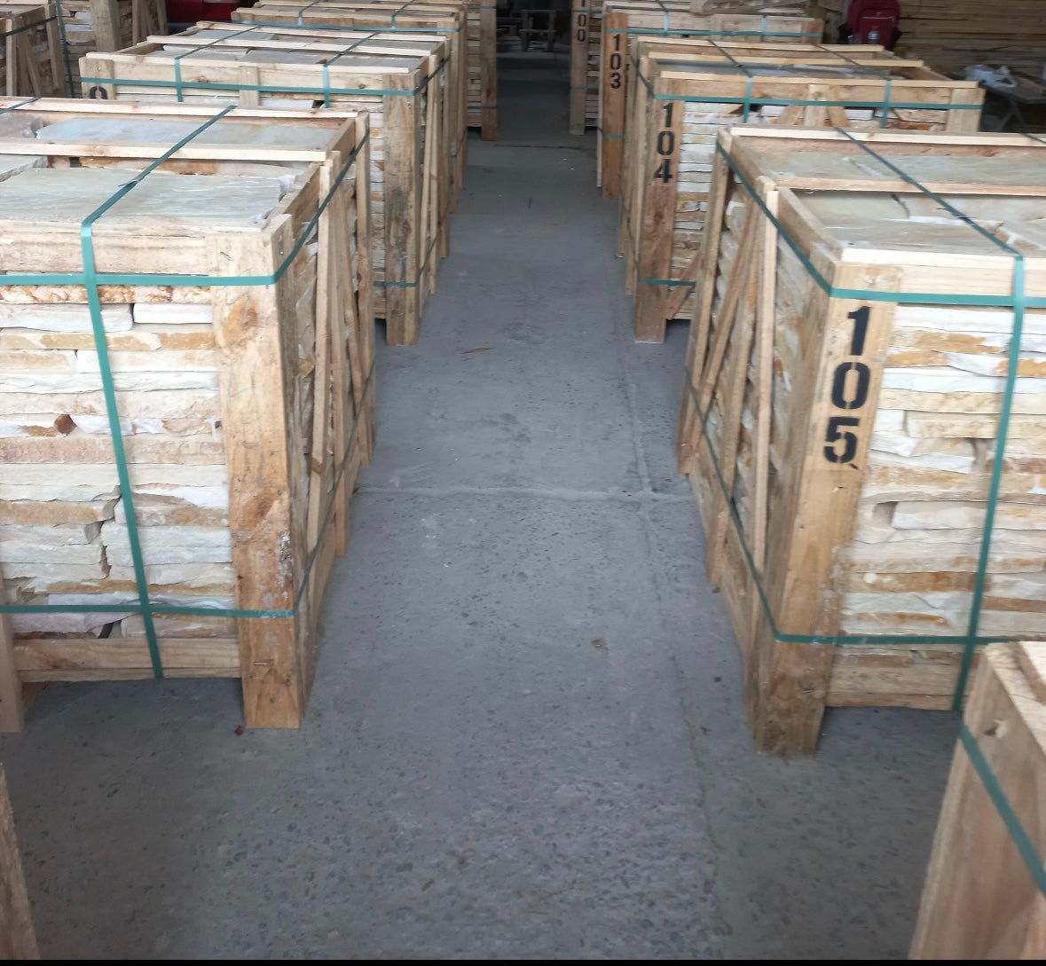 Flagstones Brasil Yellow XL 25-40mm inhoud krat 22M2 = 1600KG