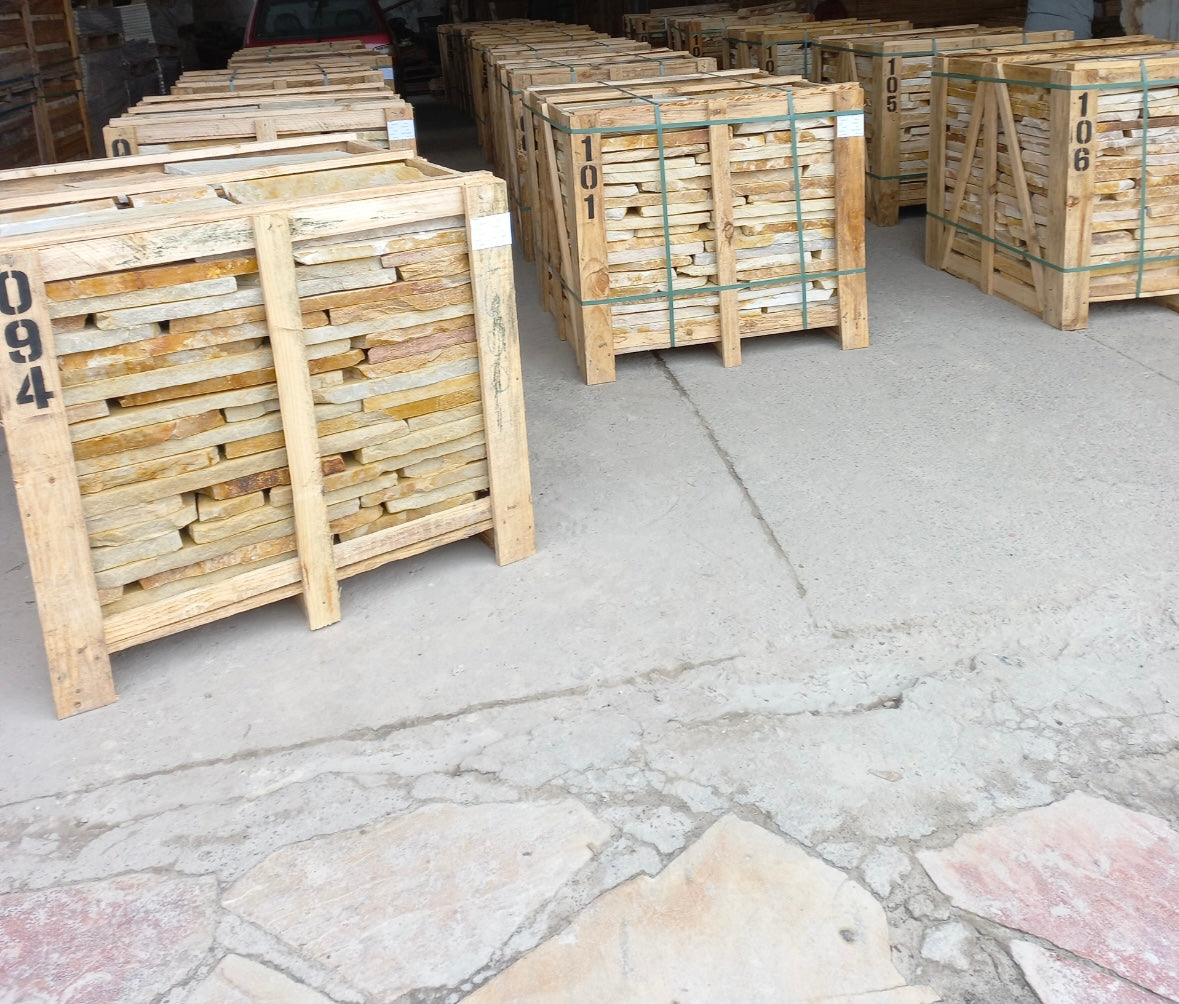 Flagstones Brasil Yellow XL 25-40mm inhoud krat 22M2 = 1600KG