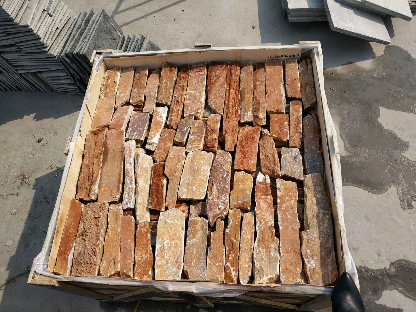 Rocks Beige Quartzite 3-5cm
