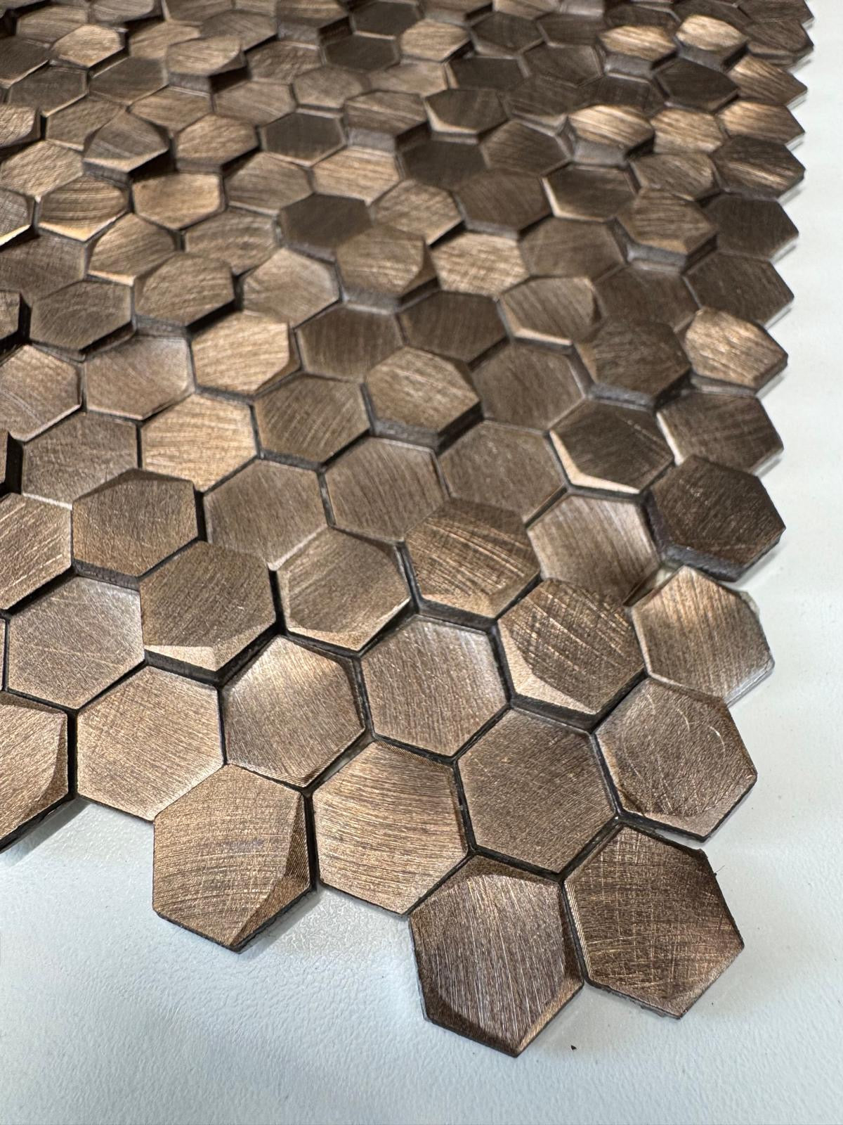 art 725 Colonial L Antic Hexagon Bronze 10mm 3D 4-8mm op matje 300x300