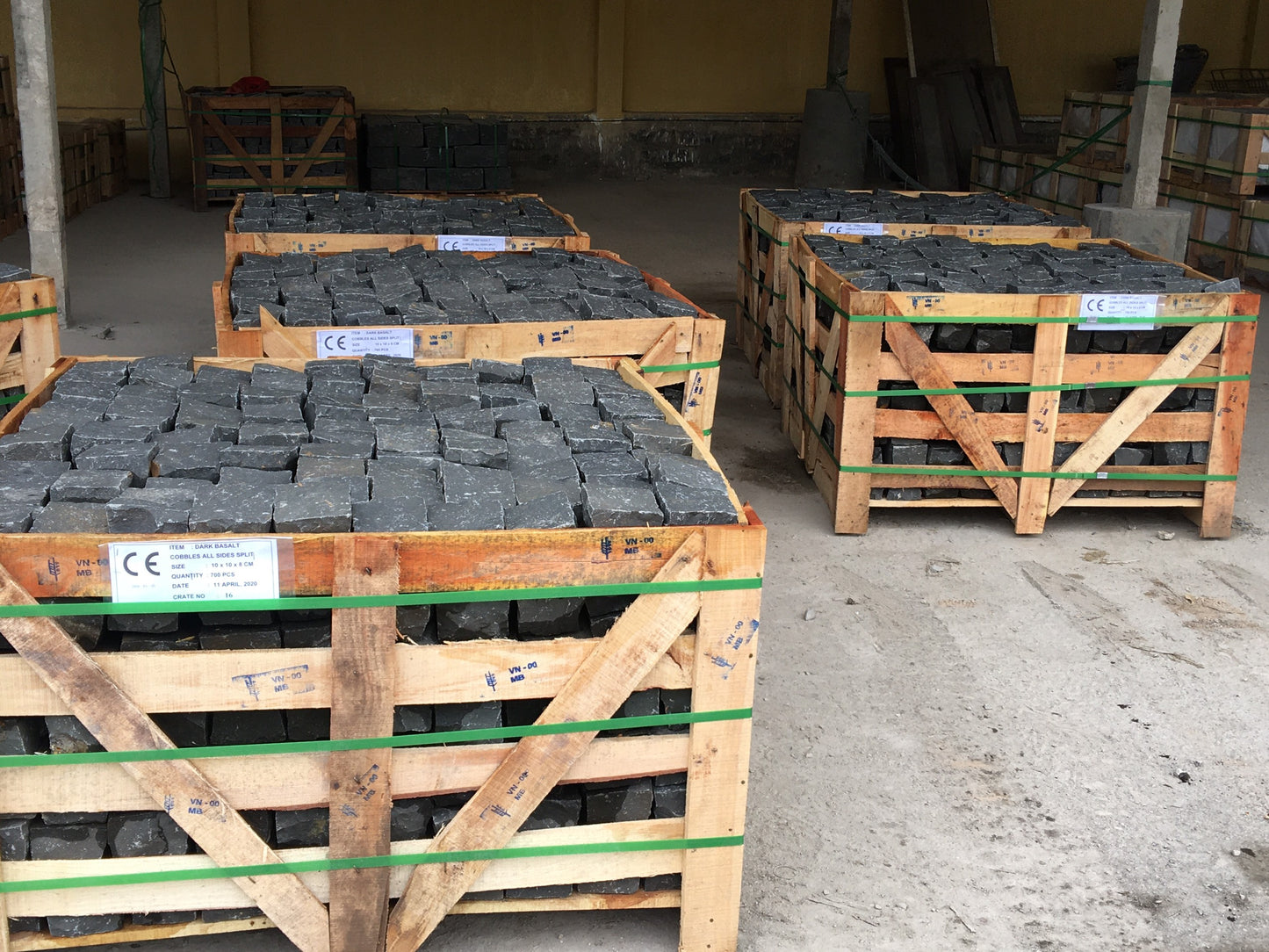 Basalt Dark Vietnam 20x14x5-7cm