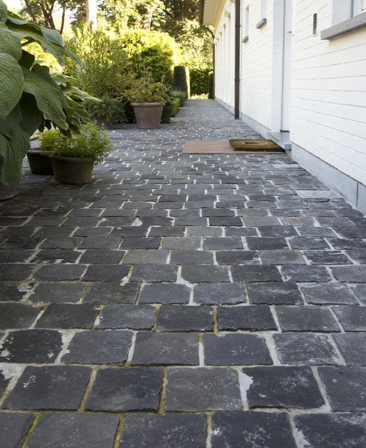 Basalt Dark Vietnam 20x14x5-7cm