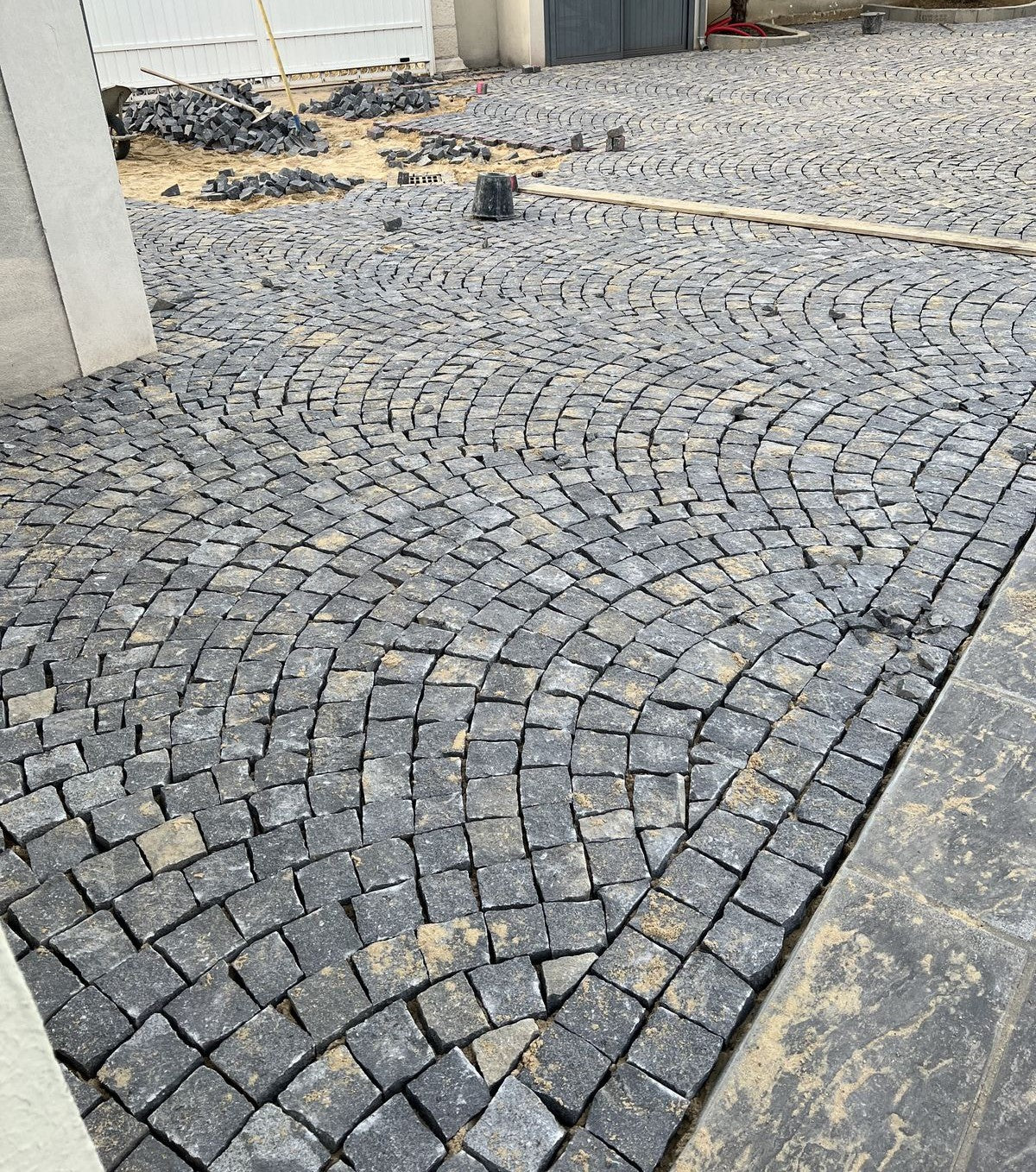 Basalt Dark Vietnam 20x14-14x14-10x10x5-7cm