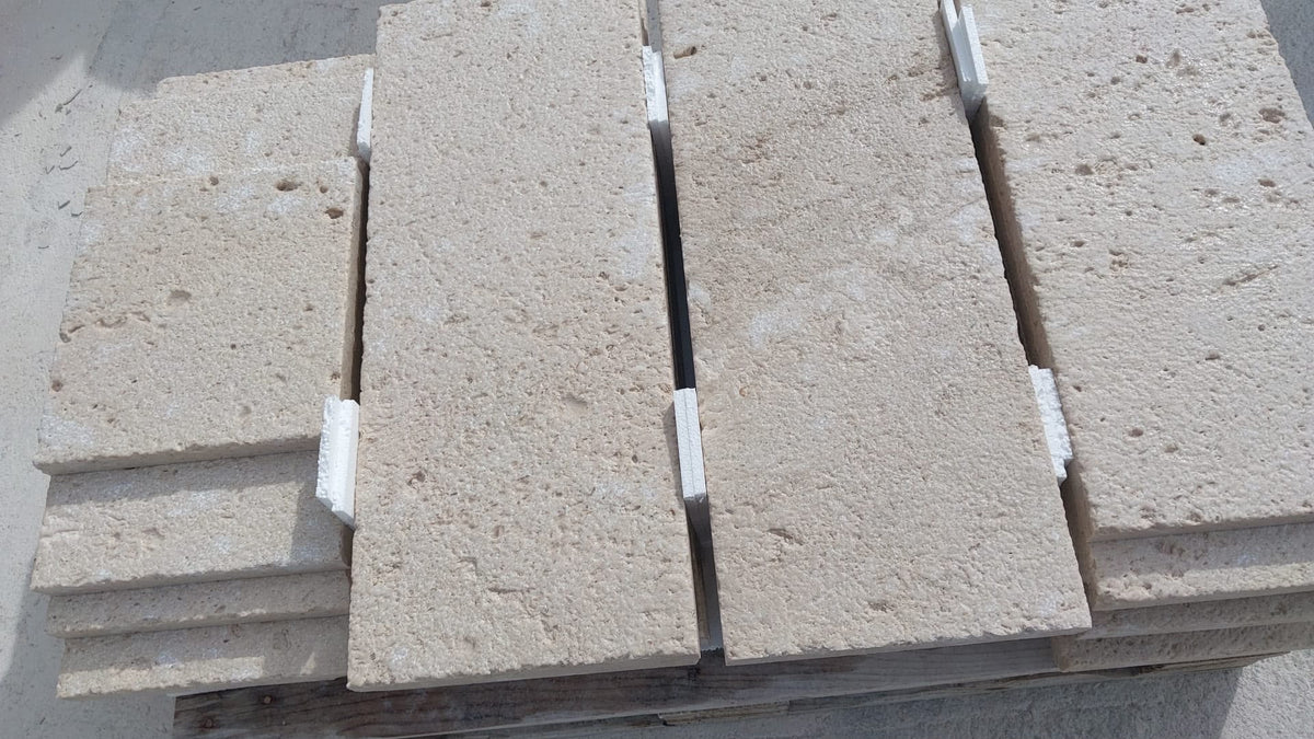art 790 Dallen Kroatie Brac Stone banen 60/2cm verouderd