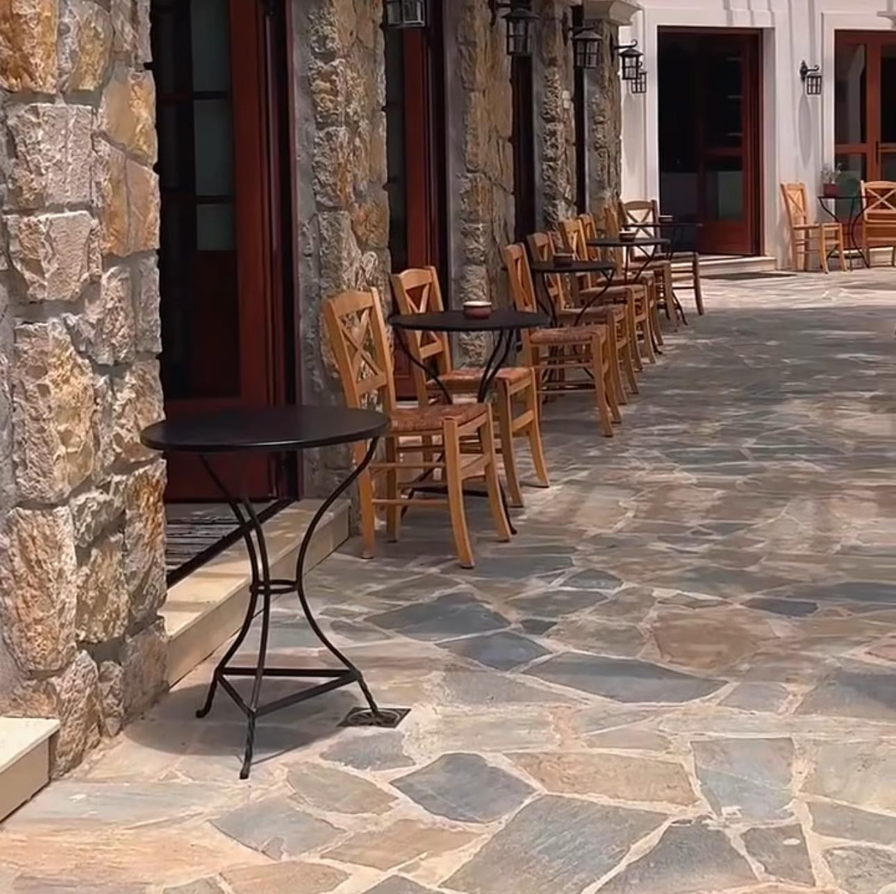 Flagstones Kavalas Bleu 30-50mm verkoop per volle krat inhoud 15M2