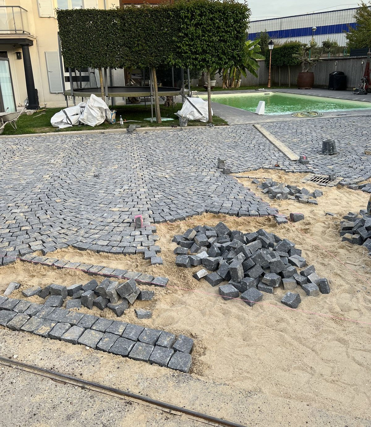 Basalt Dark Vietnam 20x14-14x14-10x10x5-7cm