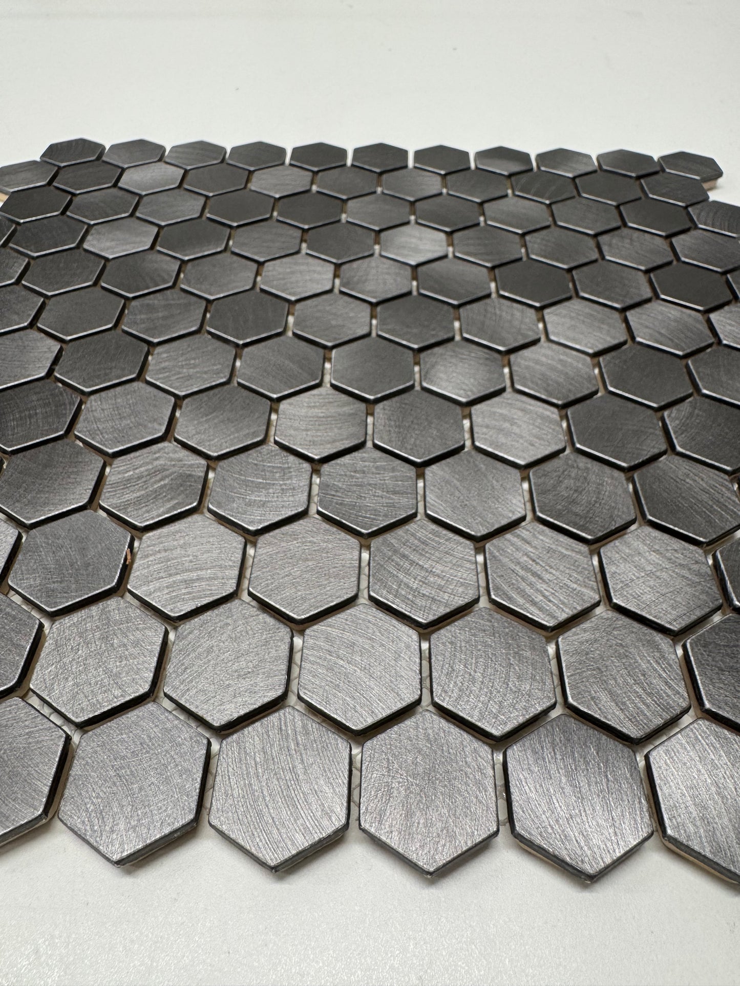 art 730 Reflections Gun Metal Hexagon 23mm op matje 300x300x8mm