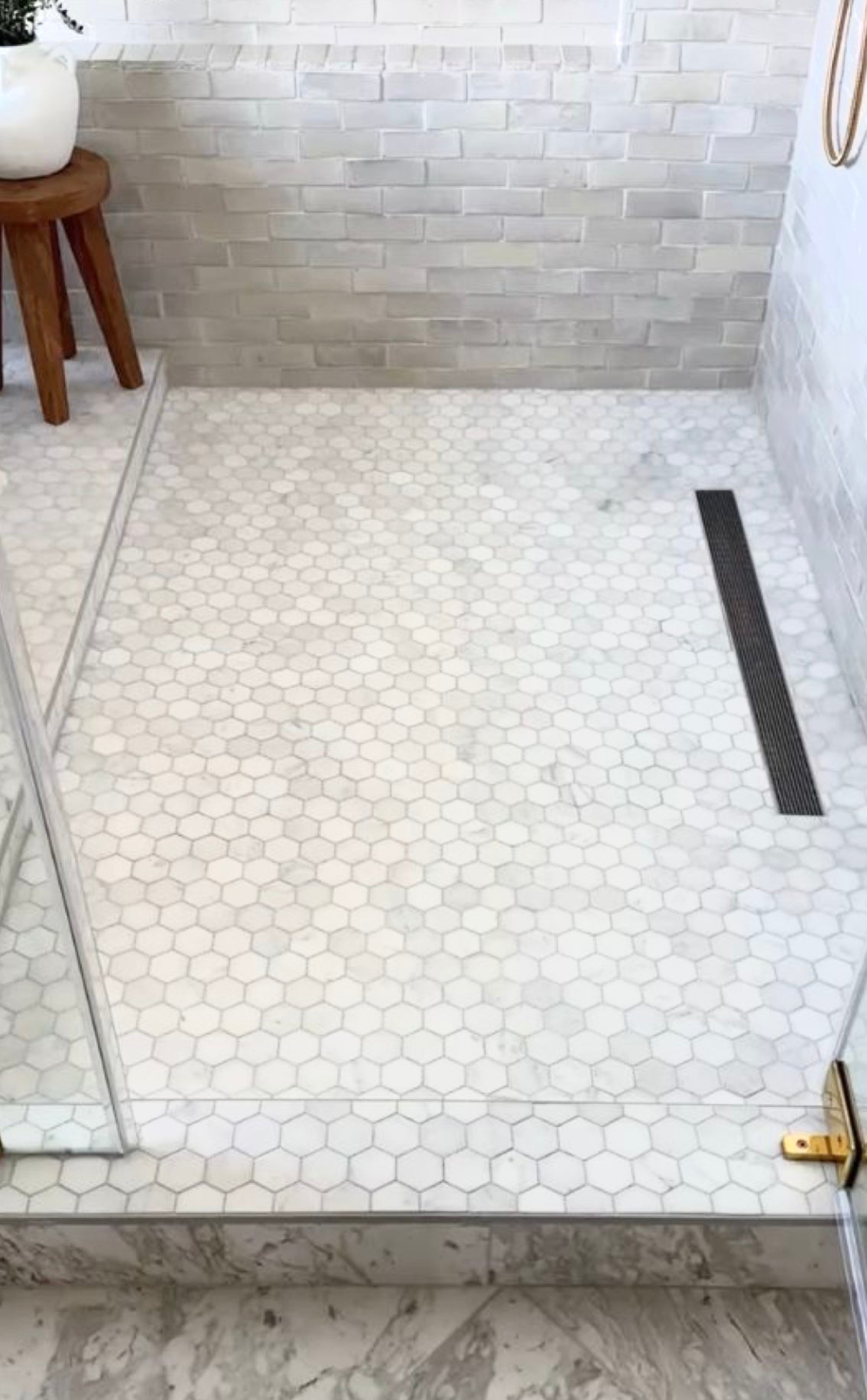 art 709 Bianca Carrara Hexagon Marmer  48x48x10mm poli