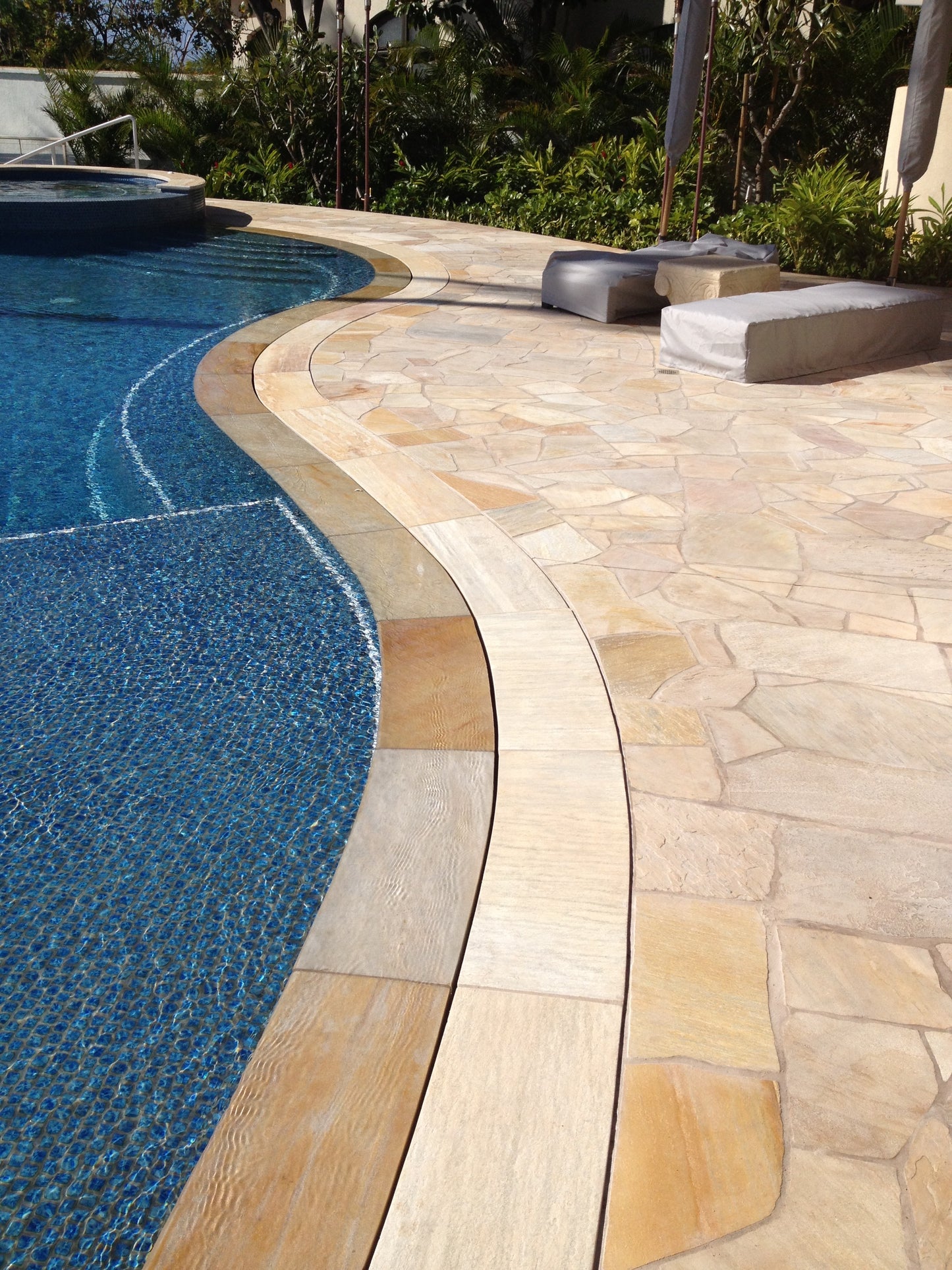 Flagstones Brasil Yellow Dikformaat  XL 25-40mm inhoud krat 22M2 = 1500KG