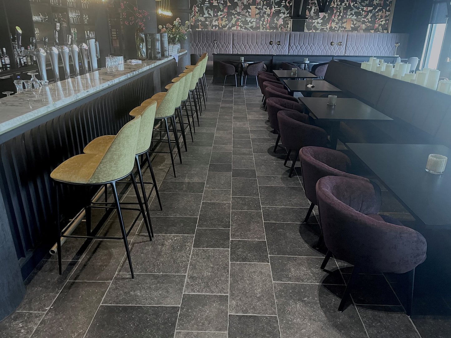 Pierre Bleu Noir merk ermes 800x800x9mm verouderd met gewelfde kanten