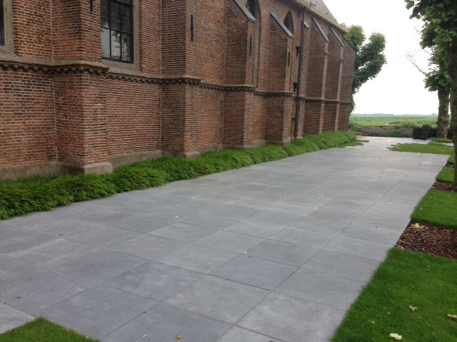 Vietnamees Hardsteen 500x500x30mm verouderd