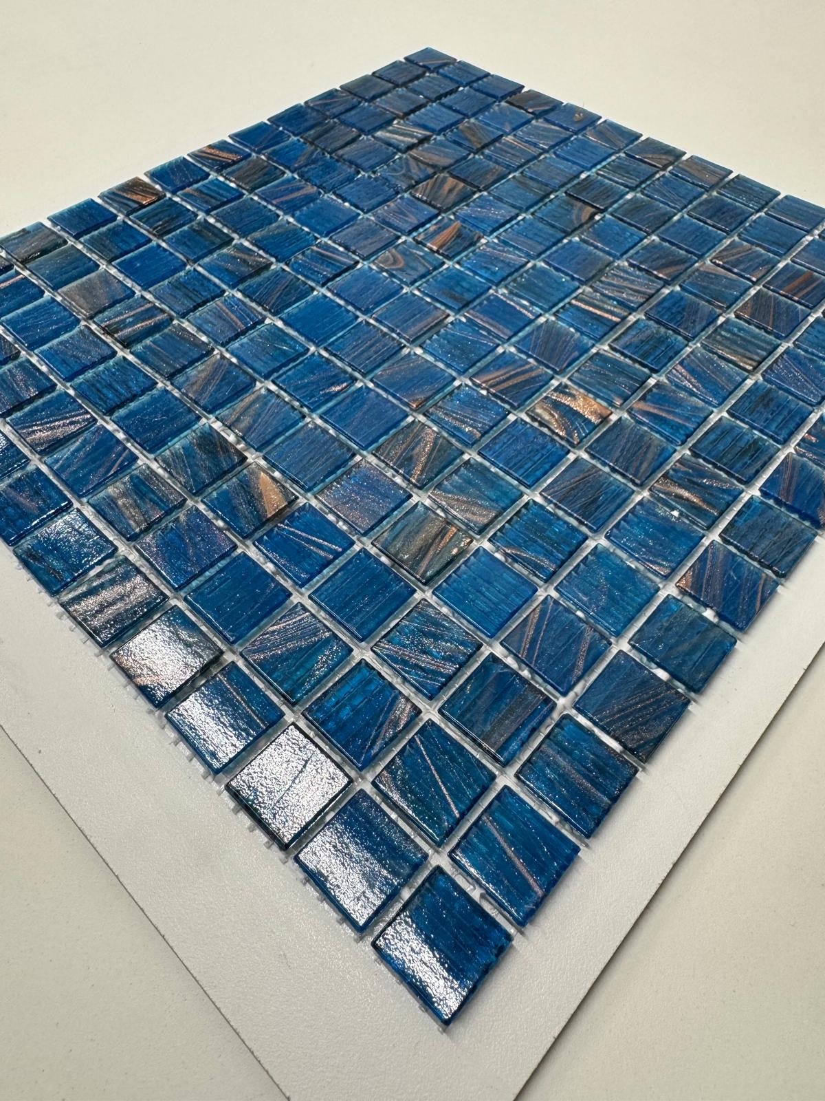 art 712  Glas Mozaiek Amsterdam Azure Bleu-Gold 20mm op matje 300x300x4mm