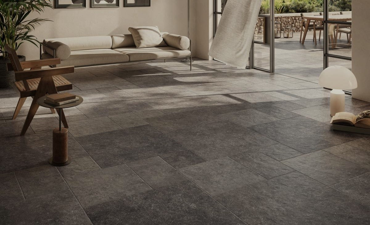 Pierre Bleu Noir merk ermes 800x800x9mm verouderd met gewelfde kanten