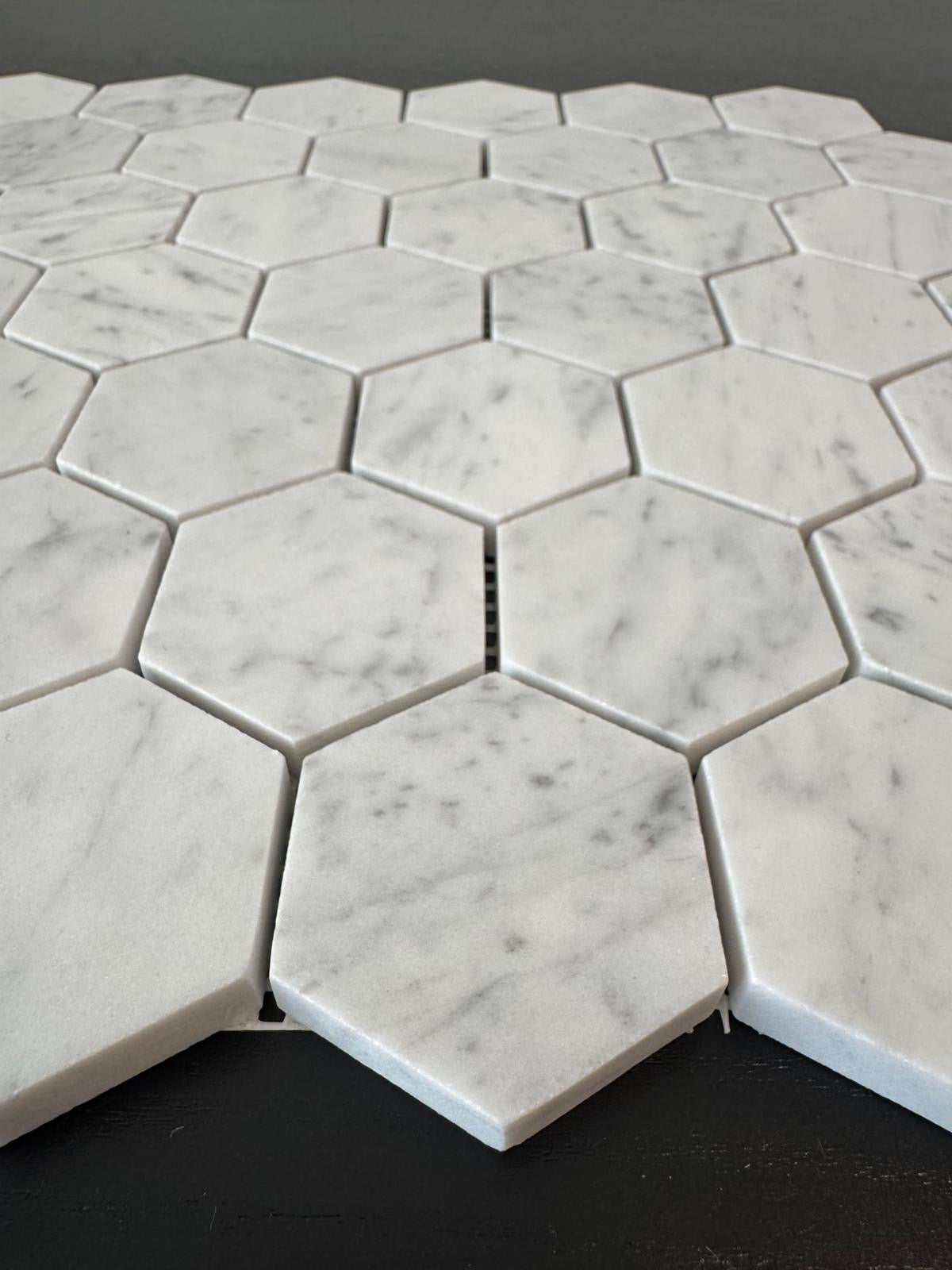 art 709 Bianca Carrara Hexagon Marmer  48x48x10mm poli