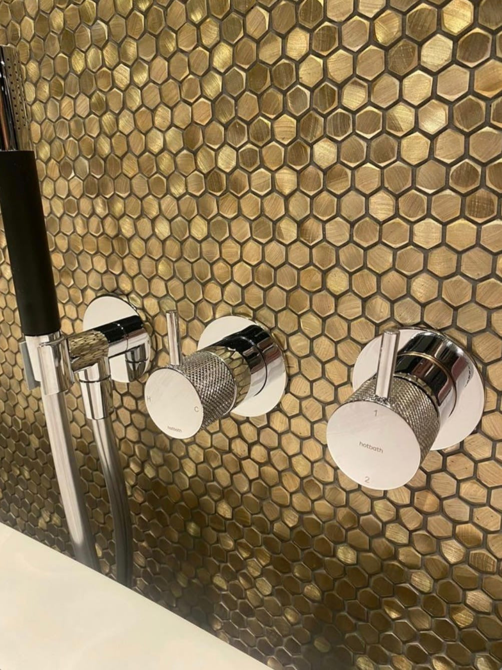 Mozaiëk Hexagon Colonial Gravity Gold  10mm op matje