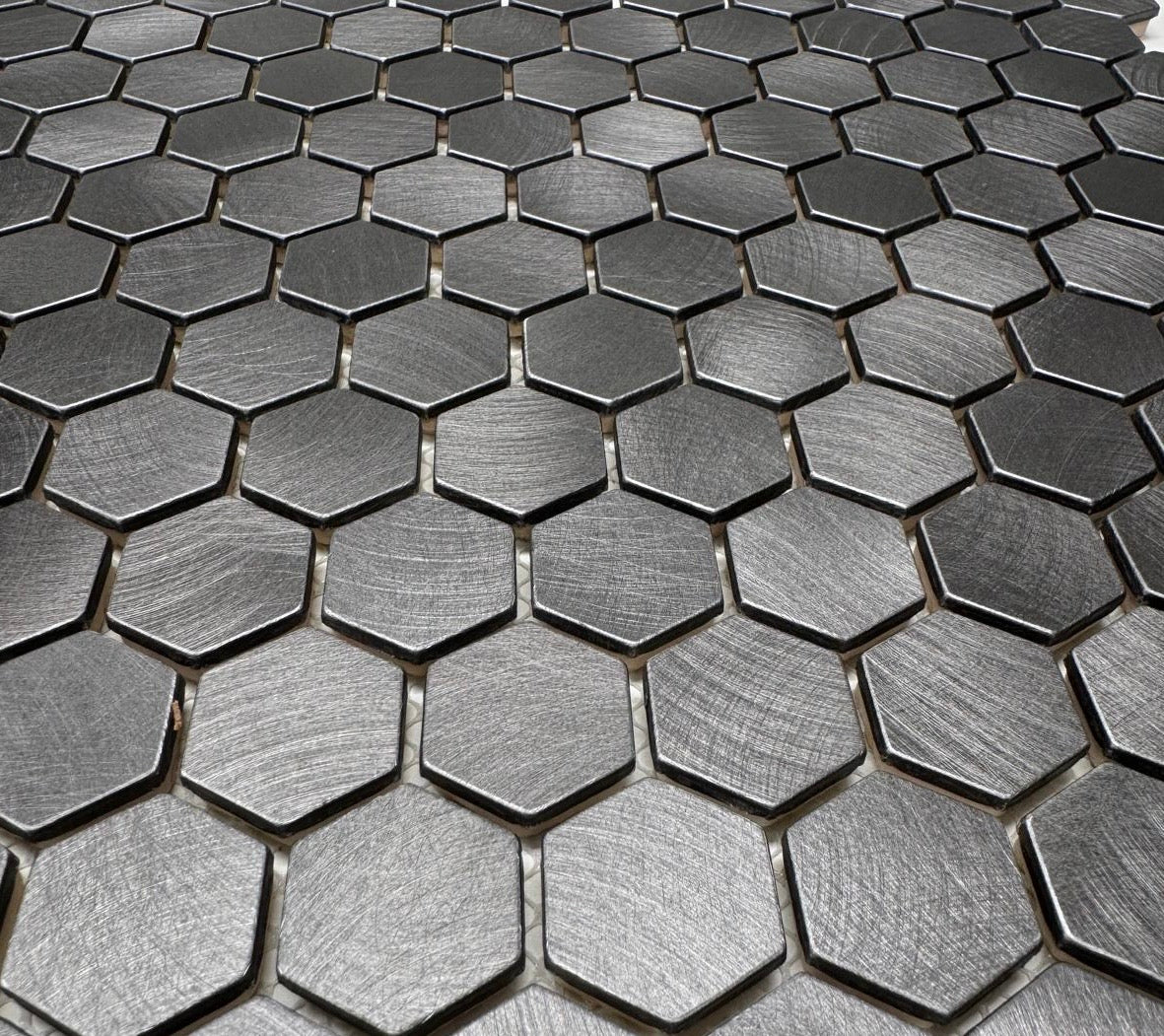 art 730 Reflections Gun Metal Hexagon 23mm op matje 300x300x8mm