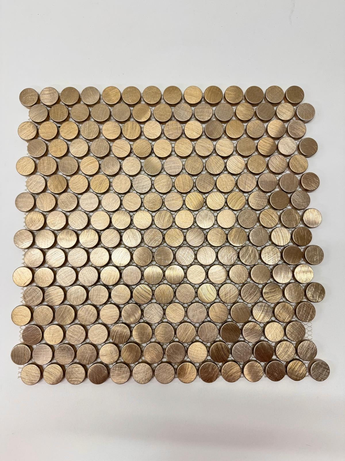 art 735 Reflections Penny Round Gold 19mm op matje 300x300x8mm