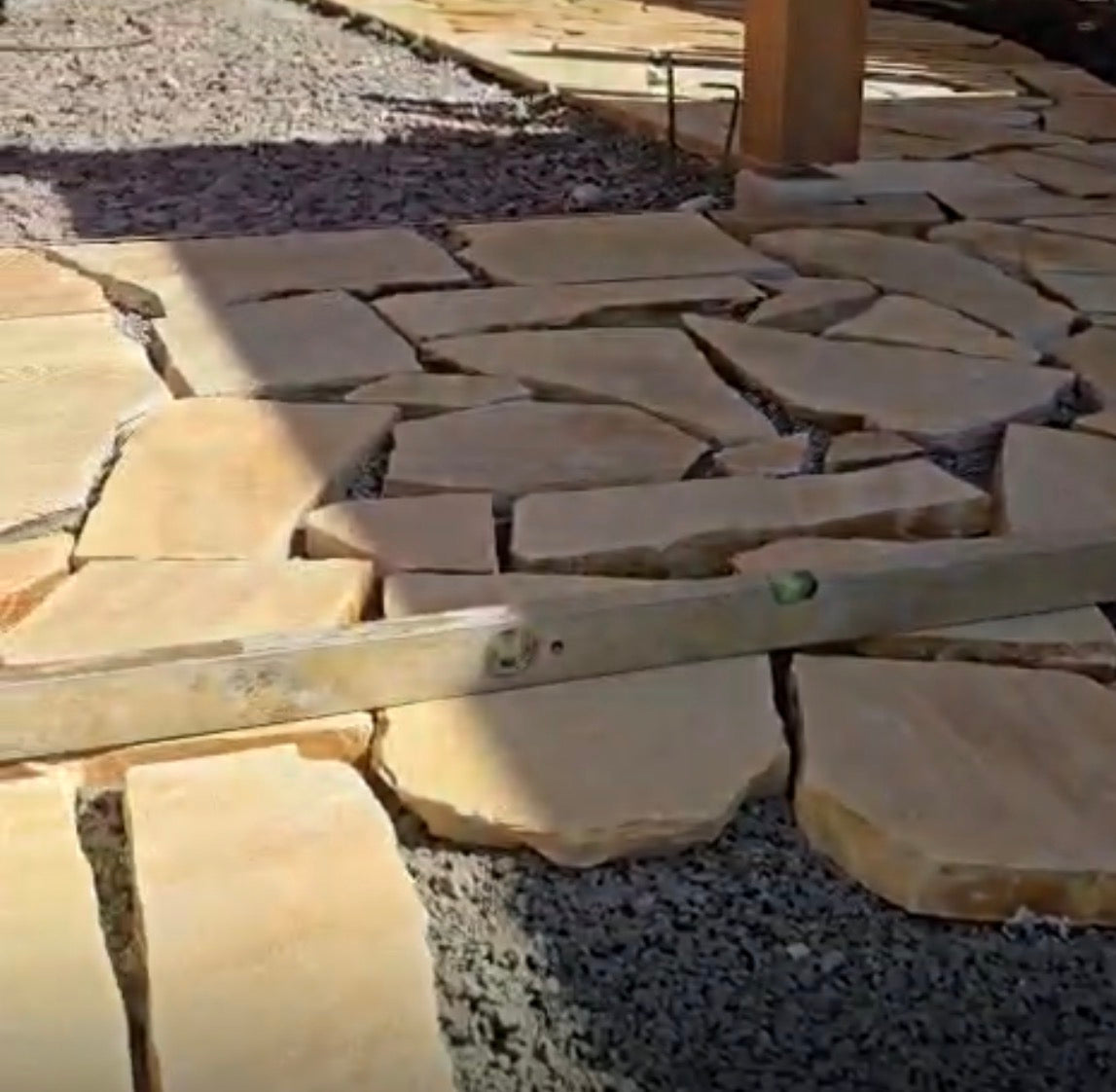 Flagstones Brasil Yellow Dikformaat  XL 25-40mm inhoud krat 22M2 = 1500KG