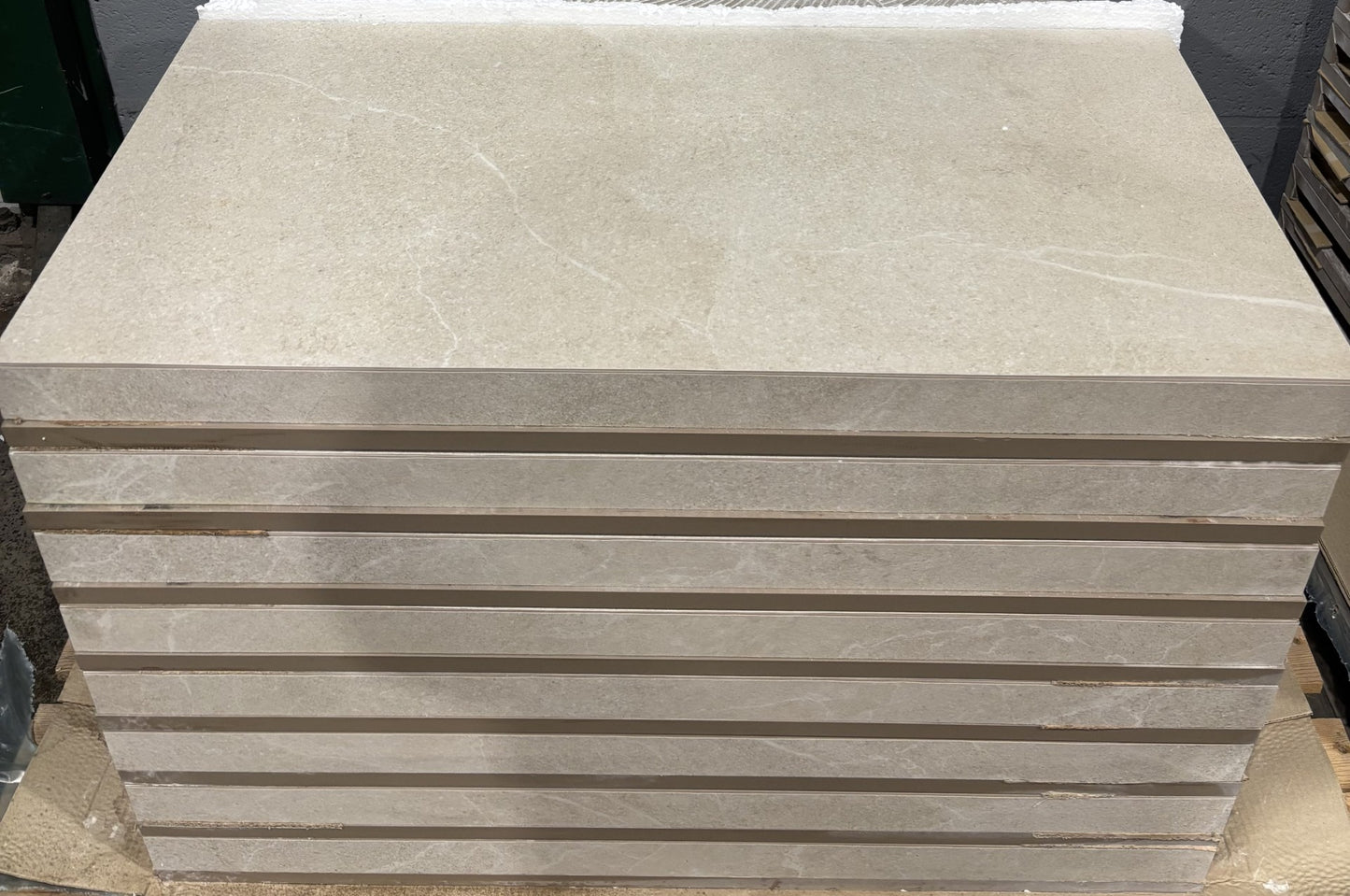 Zwembadranden Keramisch merk Tuscania Italie Cortina Sabbia 900x450x20-50mm op voorraad